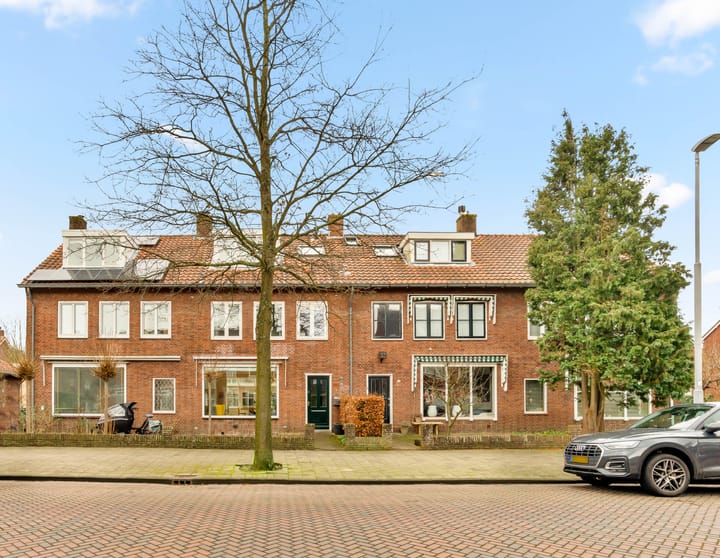 View photo of Van Riebeecklaan 37