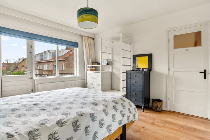 Foto 32 van Van Riebeecklaan 37