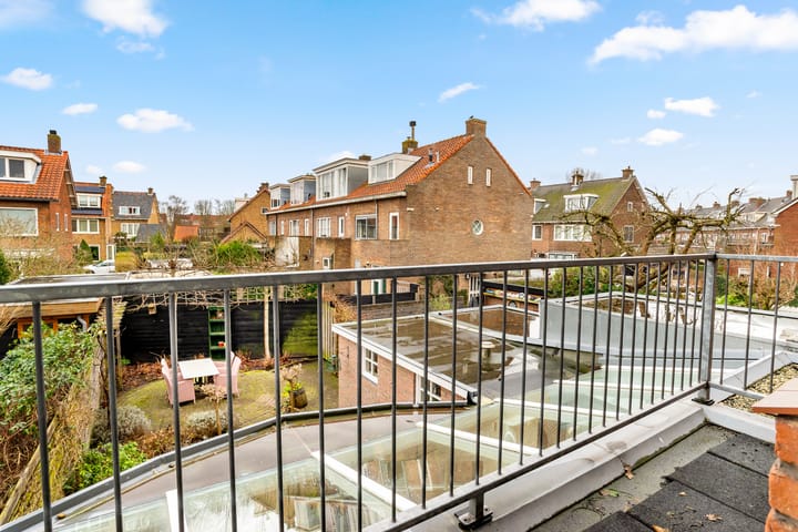Photo 34 of Van Riebeecklaan 37