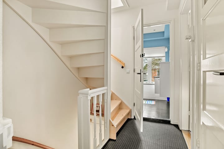 Photo 36 of Van Riebeecklaan 37