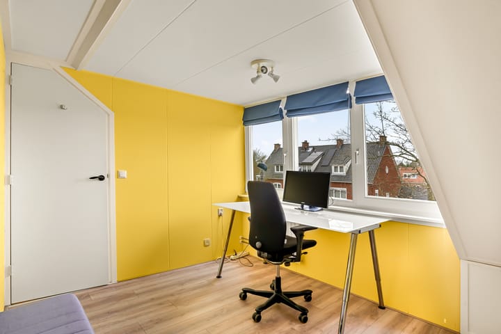 Photo 49 of Van Riebeecklaan 37