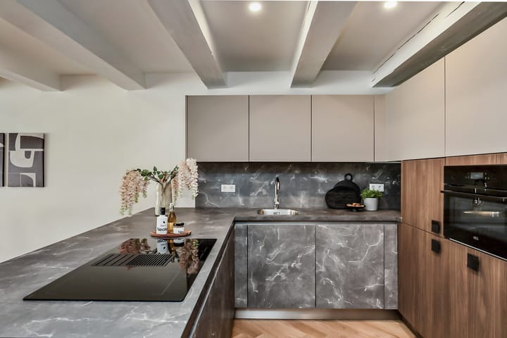 Photo 17 of Spuistraat 6-2V