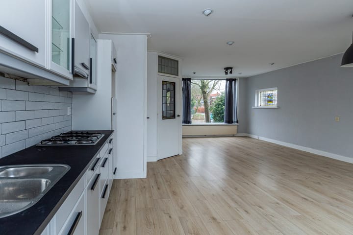 Photo 2 of Dr J. de Koninglaan 1