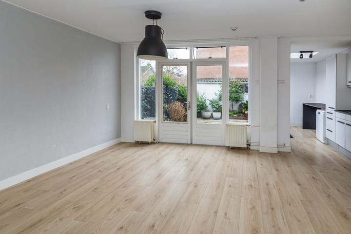 Photo 6 of Dr J. de Koninglaan 1