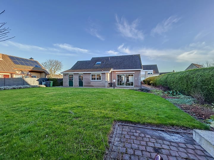 Foto 26 van Pastoor J.A.M. van den Muijsenbergstraat 30