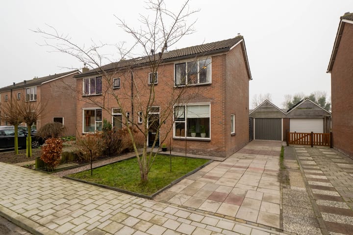 Foto 2 van Julianalaan 7