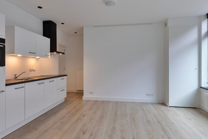 Photo 10 of Arnoudstraat 12