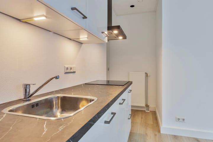 Photo 13 of Arnoudstraat 12