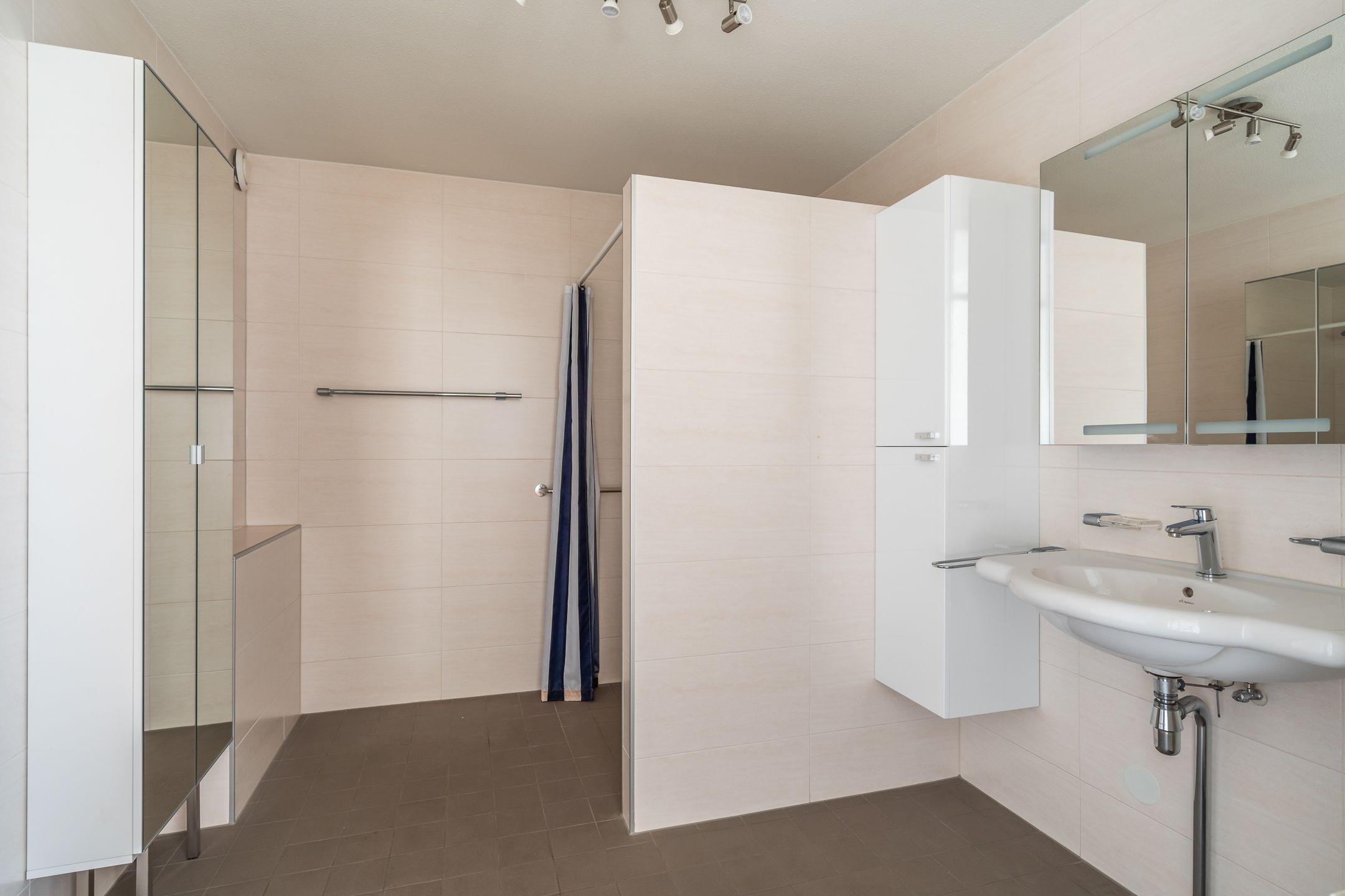 Photo 36 of Omnium 51