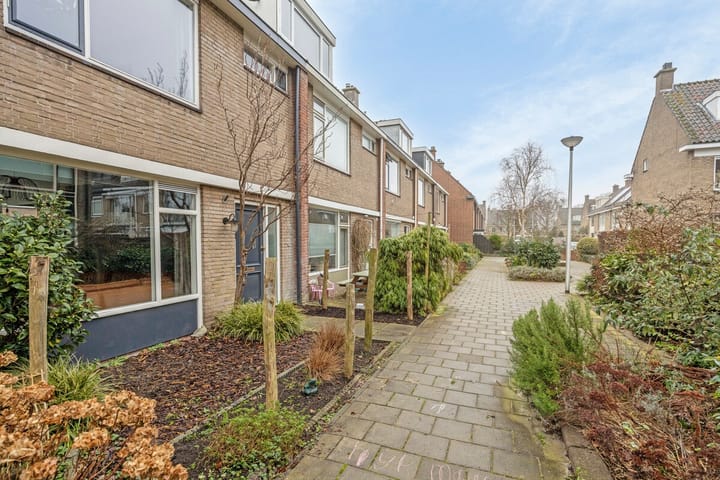 Foto 47 van Bernhardstraat 21