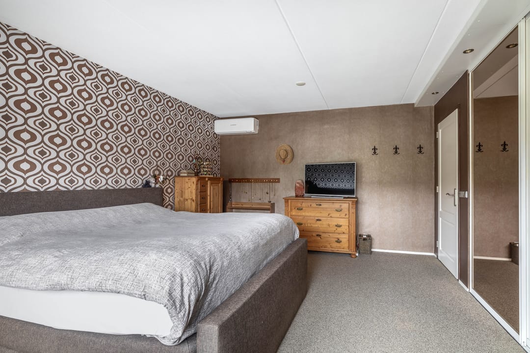 Photo 38 of Knibbelweg 8