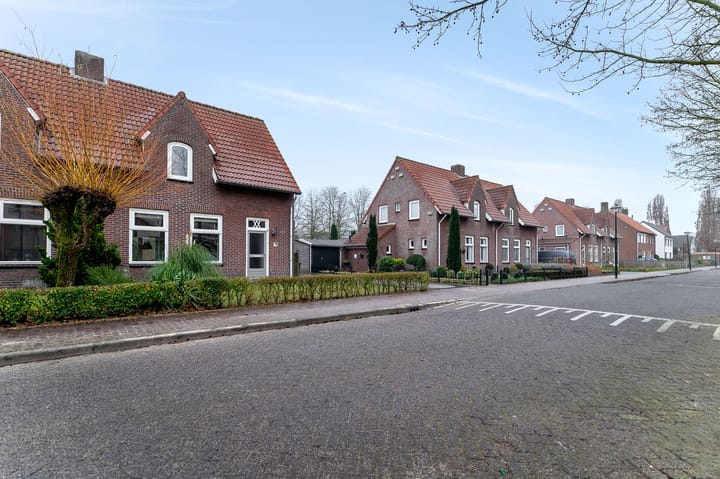 Photo 7 of Deken Cauthalsstraat 3