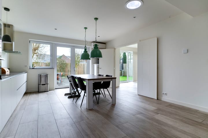 Photo 13 of Deken Cauthalsstraat 3