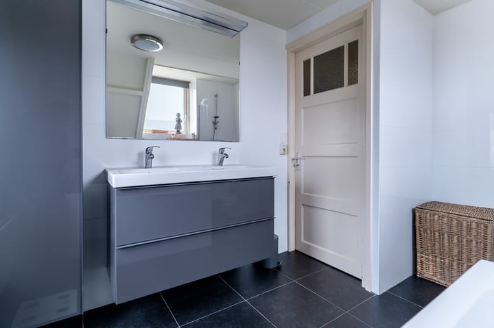 Photo 34 of Deken Cauthalsstraat 3