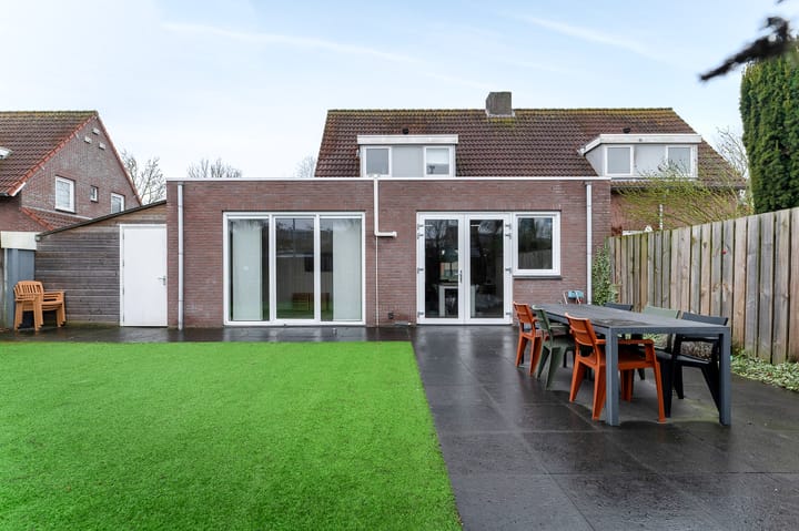 Photo 36 of Deken Cauthalsstraat 3