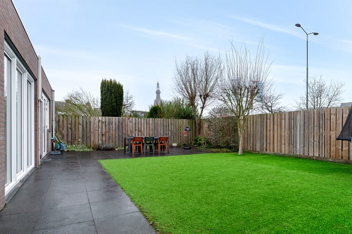 Photo 37 of Deken Cauthalsstraat 3