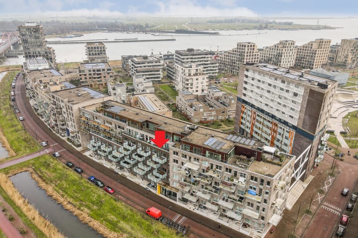 Photo 19 of Mary van der Sluisstraat 320