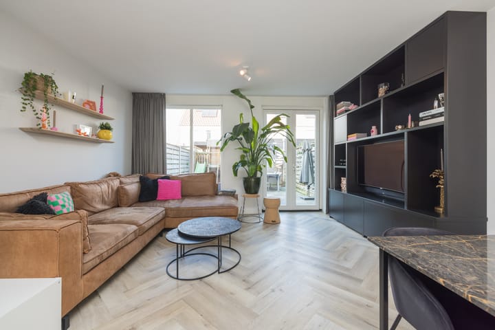 Foto 3 van Van Limburg Stirumstraat 5