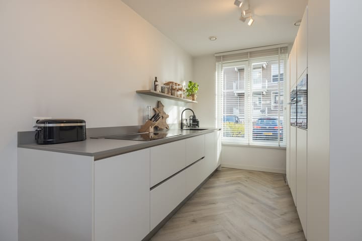 Foto 4 van Van Limburg Stirumstraat 5