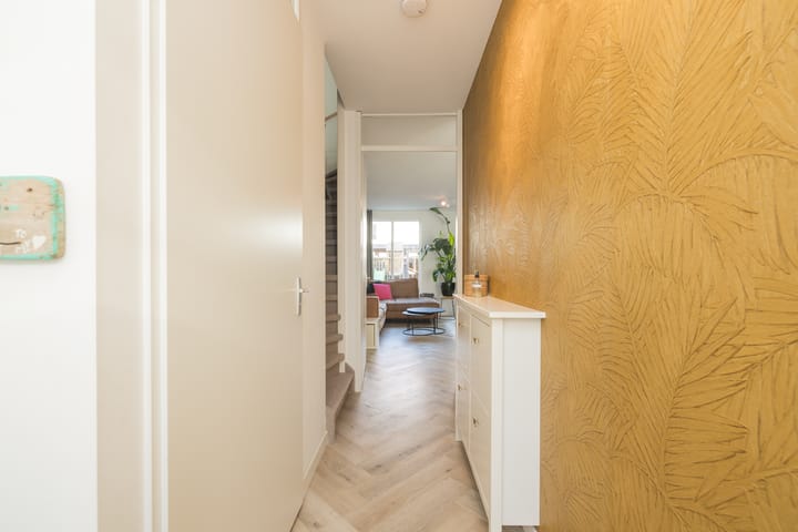 Foto 6 van Van Limburg Stirumstraat 5