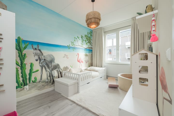 Foto 28 van Van Limburg Stirumstraat 5