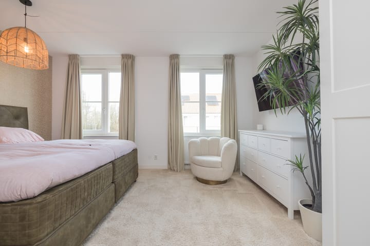 Foto 31 van Van Limburg Stirumstraat 5