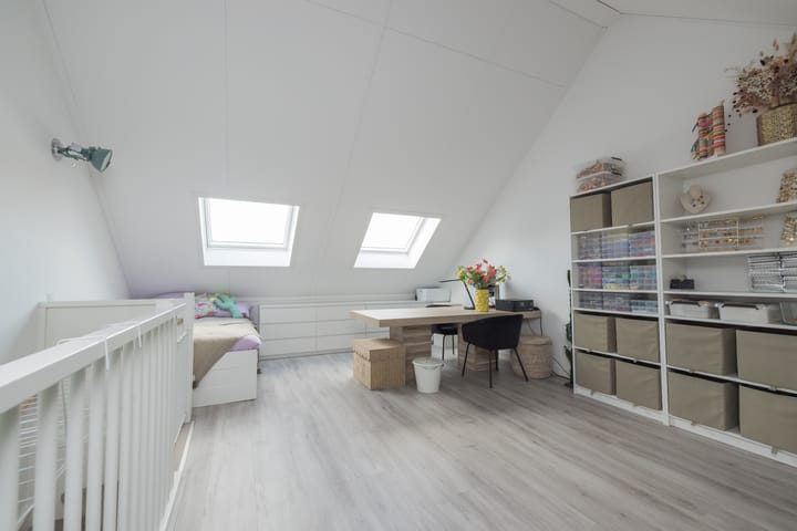 Foto 35 van Van Limburg Stirumstraat 5