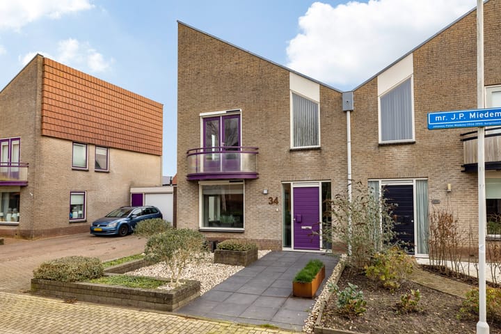 Foto 41 van mr. J.P. Miedemastraat 34
