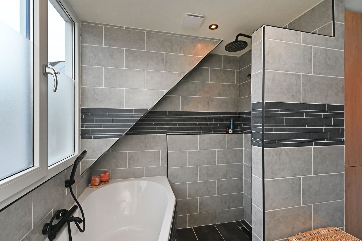 Photo 20 of Johan Huizingaplein 20