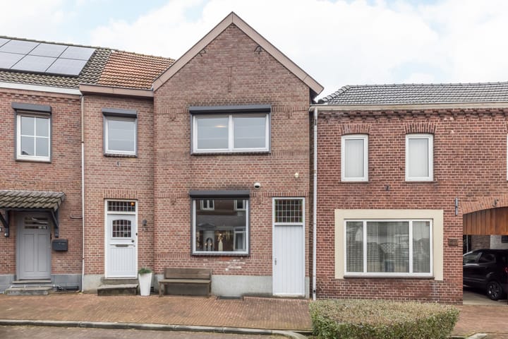 Foto 1 van Monseigneur Mannensstraat 25