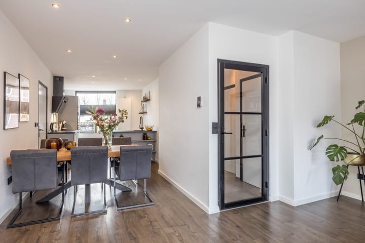 Foto 12 van Monseigneur Mannensstraat 25