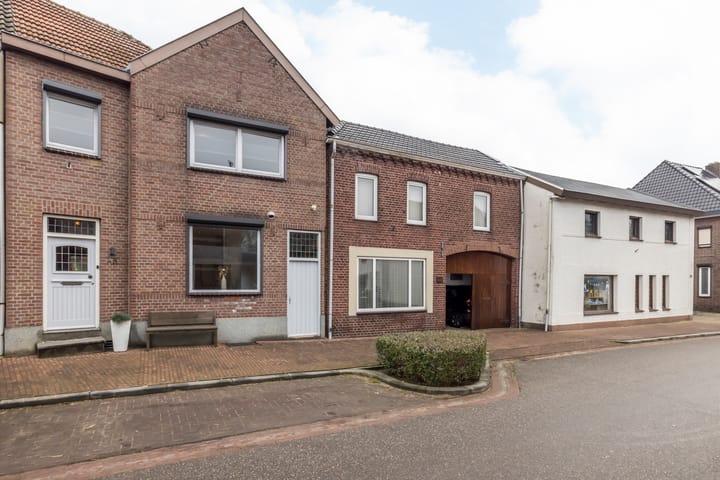 Foto 41 van Monseigneur Mannensstraat 25