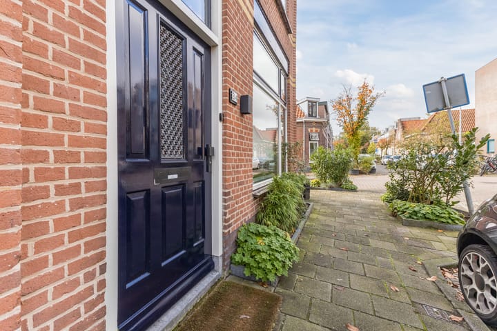 Photo 7 of Colensostraat 34