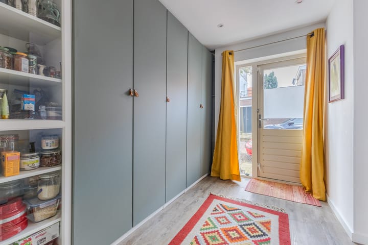 Photo 20 of Colensostraat 34