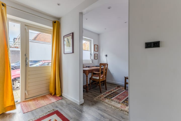 Photo 21 of Colensostraat 34