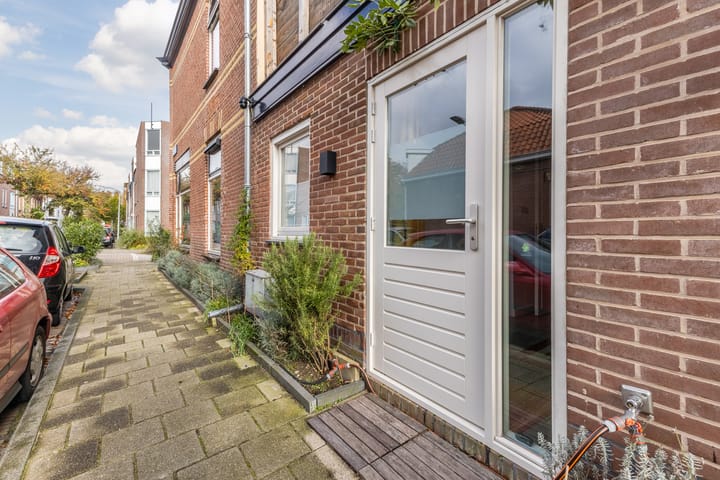 Photo 46 of Colensostraat 34