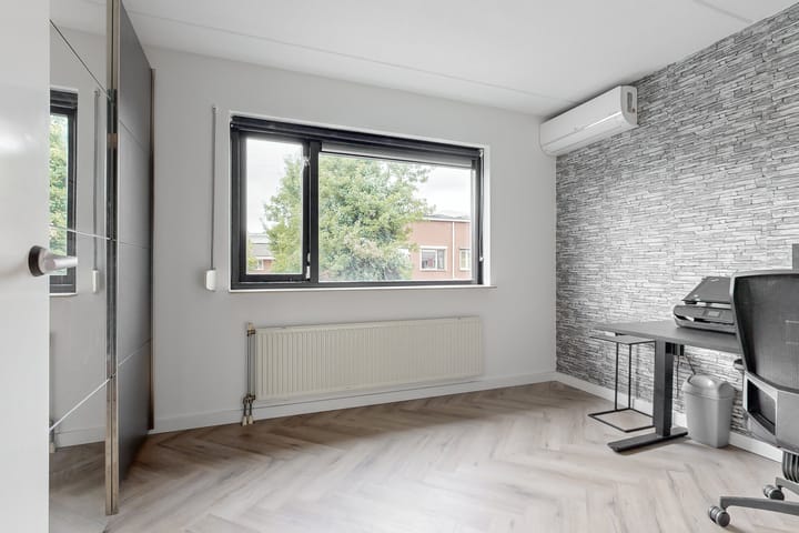 Foto 18 van Apenijnenstraat 4