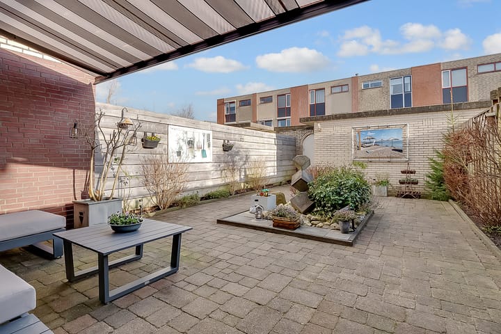 Photo 2 of Randmeerstraat 61