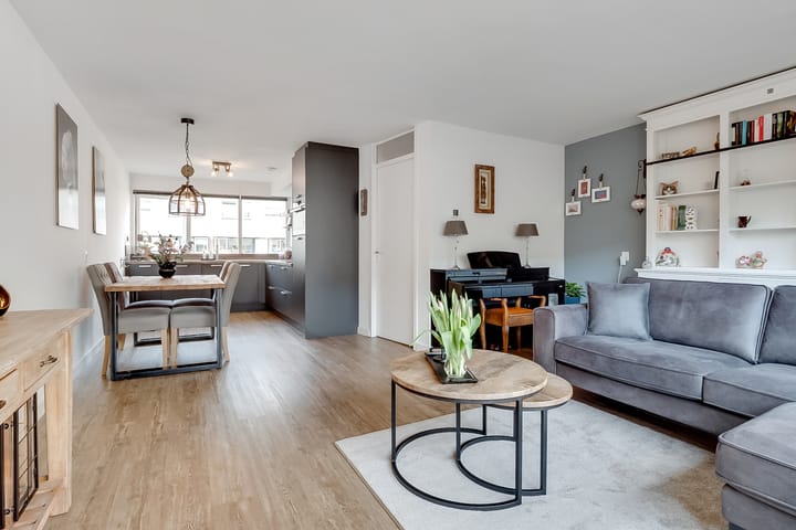 Photo 3 of Randmeerstraat 61