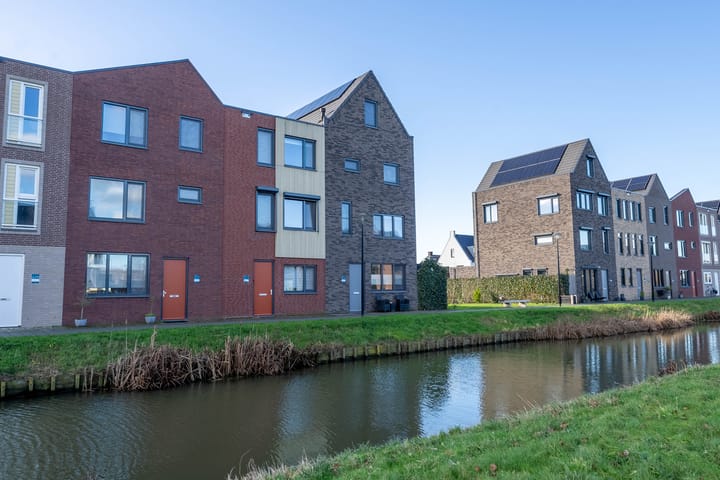 Photo 1 of Aquamarijn 15