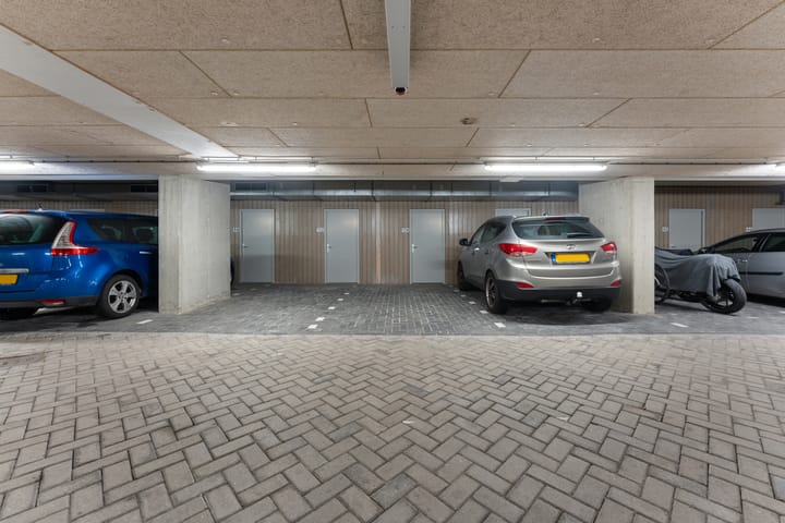 Foto 5 van Middeldijkerplein 104