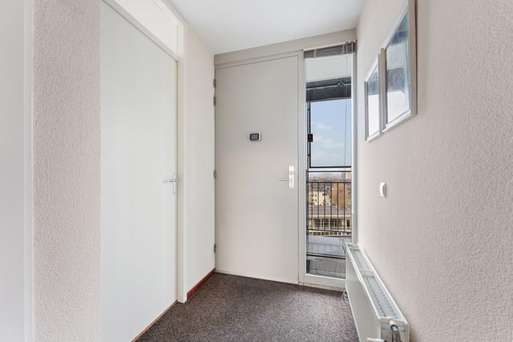 Foto 7 van Middeldijkerplein 104