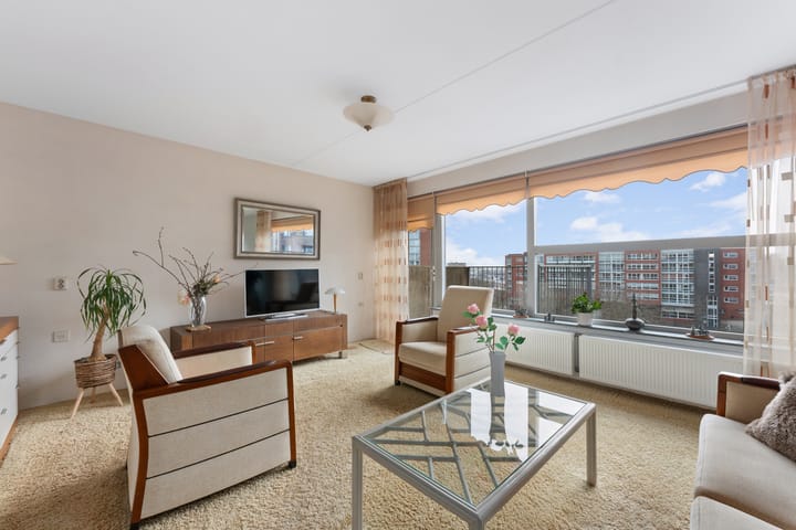 Foto 10 van Middeldijkerplein 104