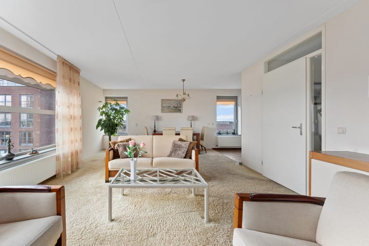 Foto 13 van Middeldijkerplein 104