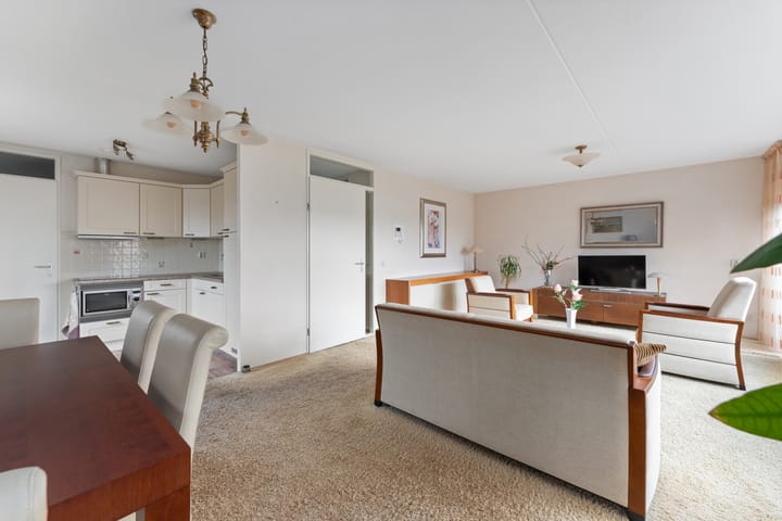 Foto 17 van Middeldijkerplein 104