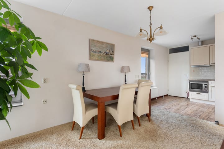 Foto 18 van Middeldijkerplein 104