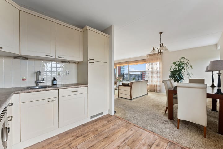 Foto 22 van Middeldijkerplein 104