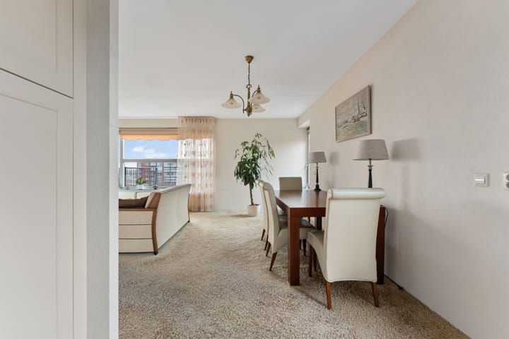 Foto 23 van Middeldijkerplein 104