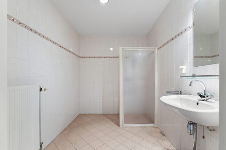 Foto 29 van Middeldijkerplein 104