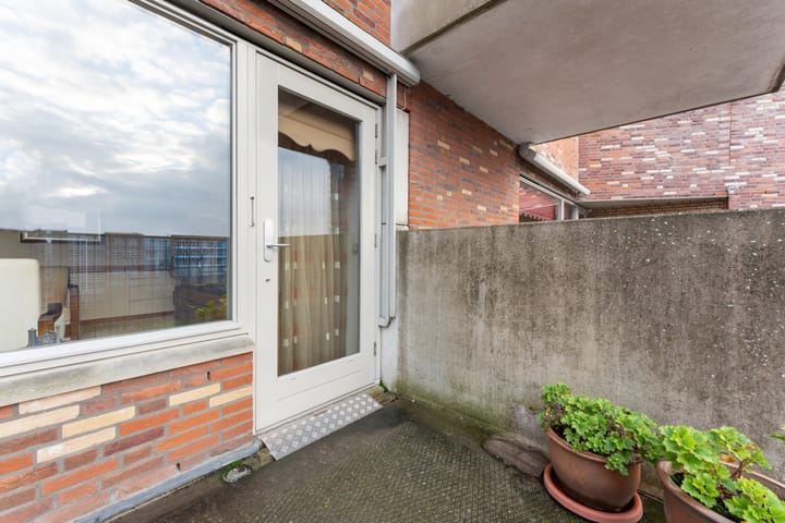 Foto 32 van Middeldijkerplein 104